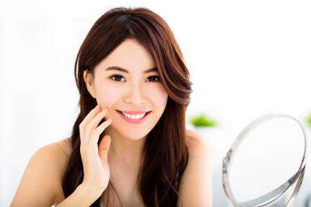 Hãy làm những điều này trước khi đi ngủ để có làn da đẹp