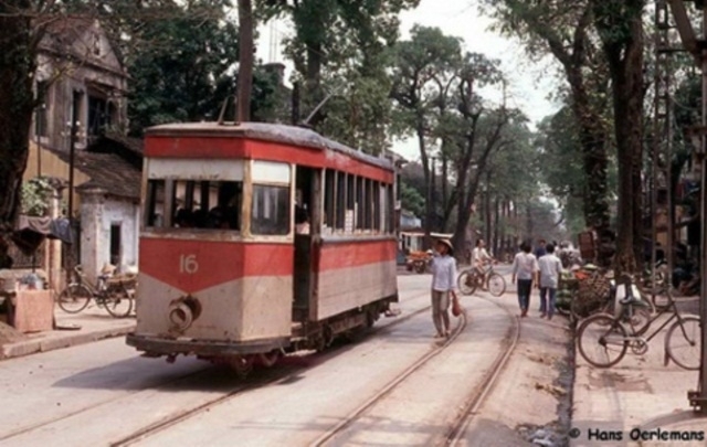 Nhớ Hà Nội xưa qua âm thanh leng keng của tàu điện