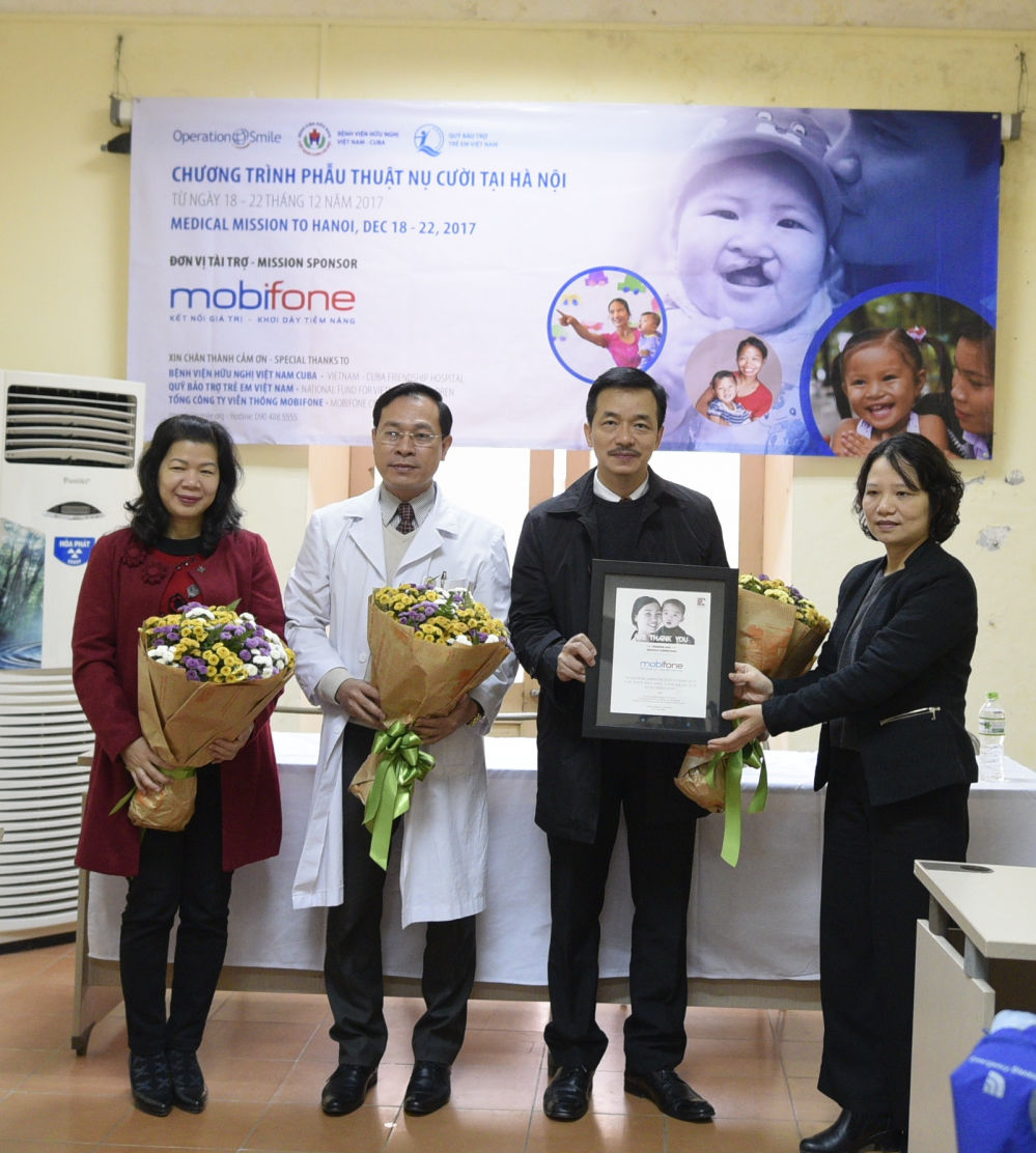 MobiFone đồng hành chương trình phẫu thuật nhân đạo cho trẻ bị dị tật