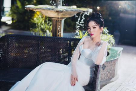 Lệ Quyên dịu dàng trong áo cưới