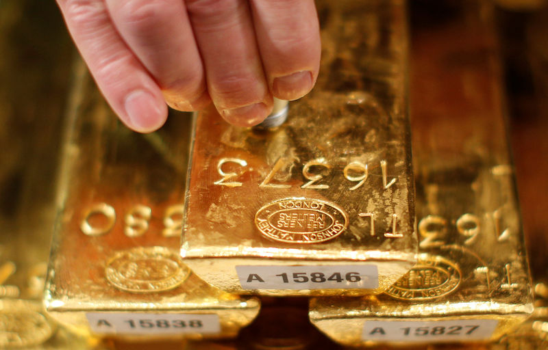 Giá vàng hôm nay 9/4: USD được đà, dìm vàng chìm sâu