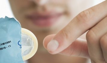 Làm gì nếu anh ấy từ chối dùng bao cao su