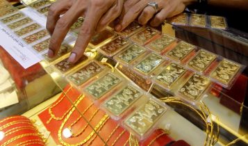 Giá vàng hôm nay 7/6: Nhấp nhổm tăng lên từ đáy