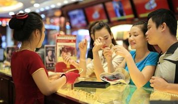 Giá vàng hôm nay 11/6: Lặng yên trước bão