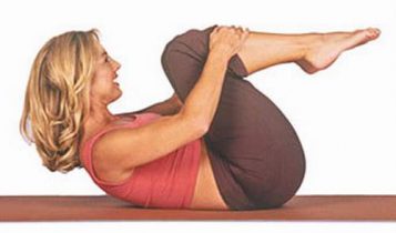 4 động tác cho lưng dẻo dai