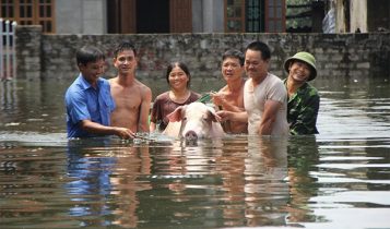 Dự báo thời tiết 31/7: Hà Nội tiếp tục mưa, ngoại thành ngập lụt kéo dài