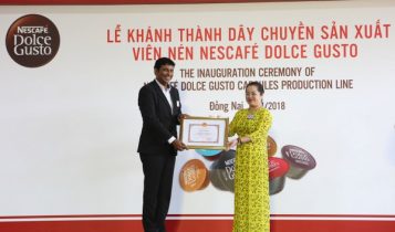 Nestlé Việt Nam nhận bằng khen vì thành tích xuất sắc trong kinh doanh và đóng góp ngân sách