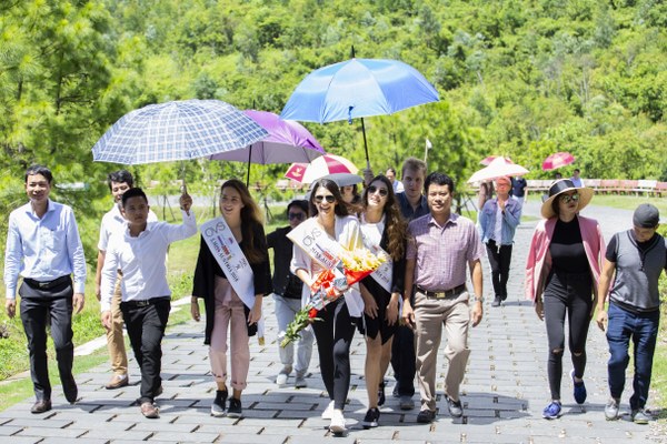 Á hậu Áo, di sản thế giới, Phong Nha Kẻ Bàng, vietgroup, ông Nguyễn Đức Thanh