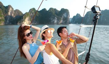 Hồ Ngọc Hà có chuyến du lịch ở Hạ Long với siêu mẫu Thái Lan và Lý Quý Khánh