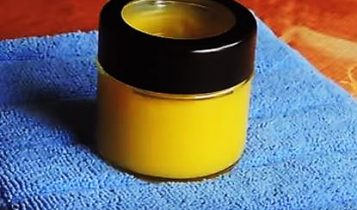 Làm sáp nẻ vaseline tại nhà cho ngày hanh khô