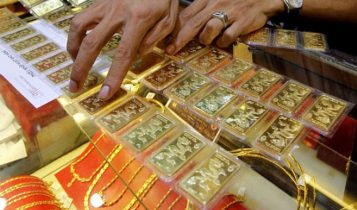 Giá vàng thế giới tiếp tục treo cao