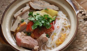 Thực đơn hàng ngày: Bún chả cá giò heo