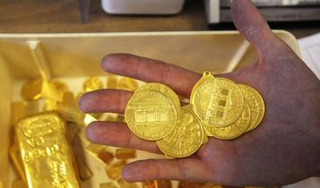 Giá vàng và đồng USD cùng tăng giá