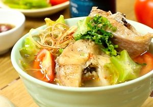 Thực đơn hàng ngày: Canh chua cá lóc nấu khế