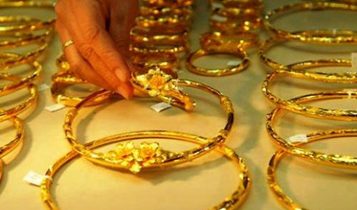 Giá vàng tiếp tục giảm mạnh