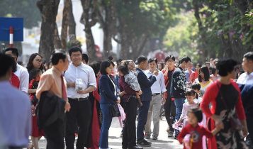 Thời tiết Hà Nội nắng nóng như mùa hè