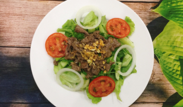 Thực đơn hàng ngày: Salad thịt bò áp chảo