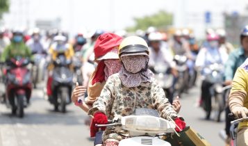 Thời tiết Hà Nội nắng gắt