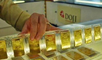 Giá vàng tiếp tục giảm sau 2 trong bối cảnh đồng USD tăng
