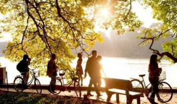 Hà Nội chiều tối có mưa, ngày nắng nóng
