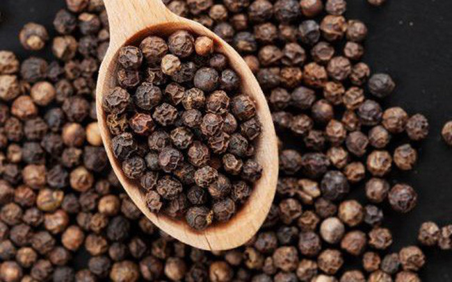 Giá tiêu 30/8: Giảm 500 đồng/kg