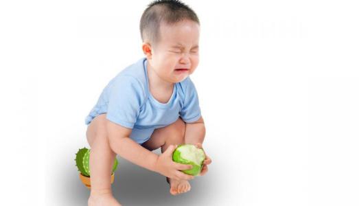 Táo bón kéo dài – Cha mẹ không nên chủ quan