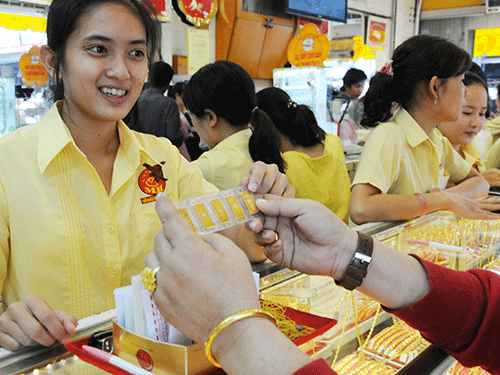 Giá vàng hôm nay 23/10, thế giới khó lường, vàng rập rình tăng