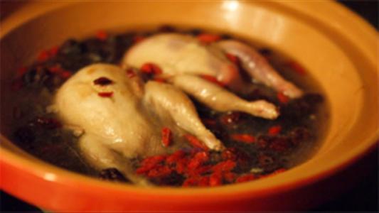 Thực phẩm giúp chị em thêm 