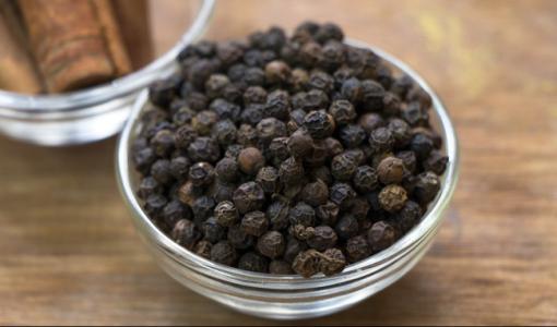 Giá hồ tiêu 14/11: Tăng 500 đồng/kg