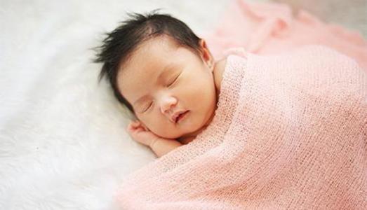 Trẻ sơ sinh ngủ bao lâu là đủ?