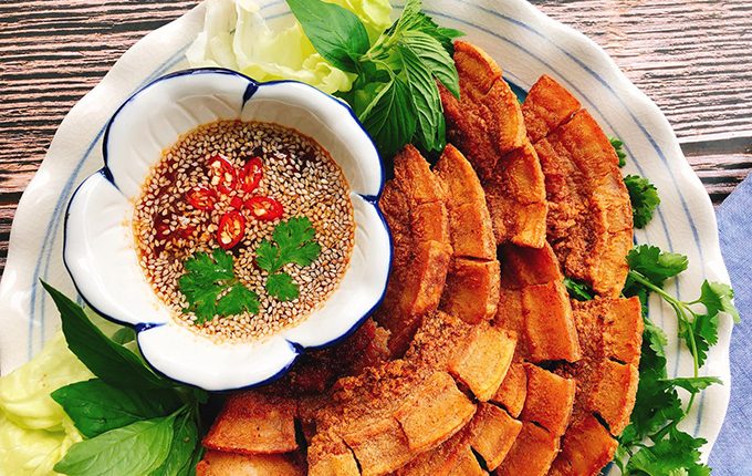 Thực đơn hàng ngày: Thịt ba chỉ chiên giòn bì