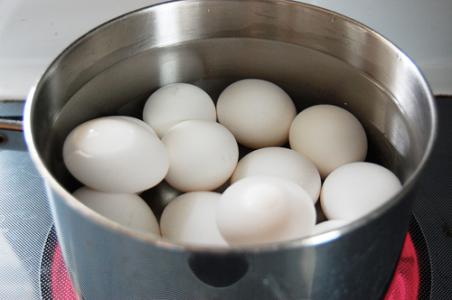 Những sai lầm khi luộc trứng nên tránh