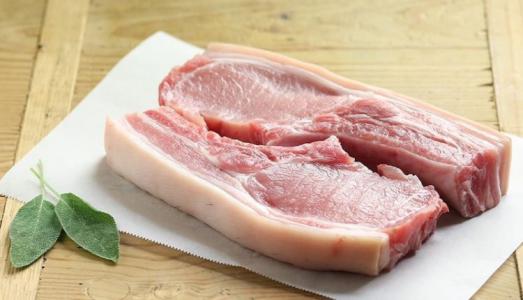 Giá heo hơi 10/2: Miền Trung tăng, miền Nam giảm nhẹ