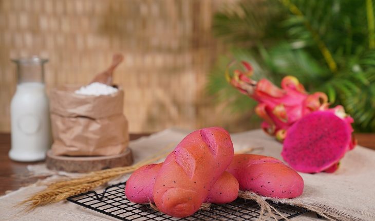 Thực đơn hàng ngày: Bánh mì thanh long