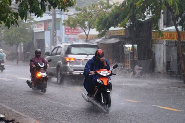 Thời tiết ngày 17/3/2020: Hà Nội mưa giông, trời chuyển lạnh