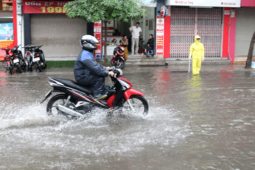 Dự báo thời tiết hôm nay: Bắc bộ có mưa giông diện rộng, cảnh báo mưa đá, lốc, sét