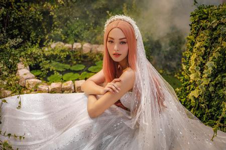 NTK Chung Thanh Phong ra mắt BTS váy cưới 