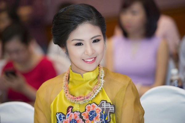 Hành trình 10 năm làm Hoa hậu của Ngọc Hân