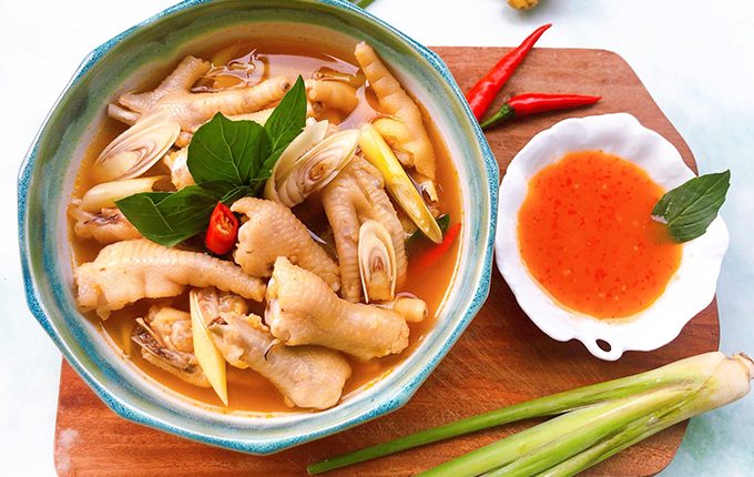 Thực đơn hàng ngày: Chân gà chua cay kiểu Thái