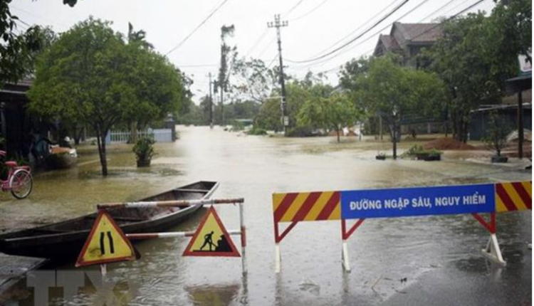 Thời tiết hôm nay Tây Nguyên mưa rất to do bão số 9