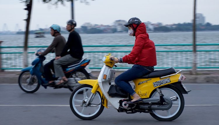 Dự báo thời tiết ngày 15/11/2020: Miền Bắc chuyển rét, miền Trung hứng bão