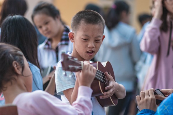 Học sinh chuyên Sư phạm với hoạt động từ thiện 