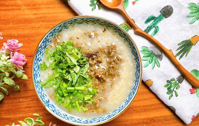 Thực đơn hàng ngày: Cháo thịt bò rau răm