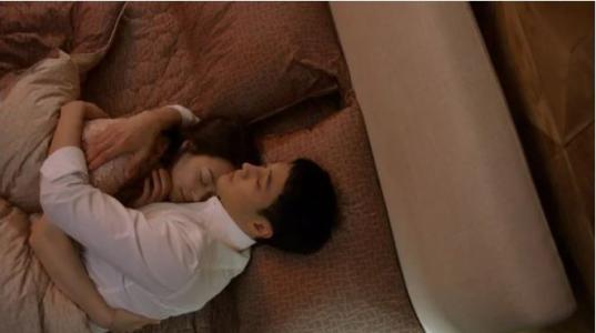 Thói quen trước khi đi ngủ giúp vợ chồng lúc nào cũng hạnh phúc mặn nồng