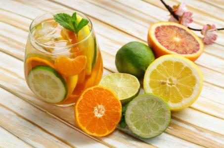 Công thức làm 5 loại nước detox giảm cân cho eo thon dáng đẹp đón hè