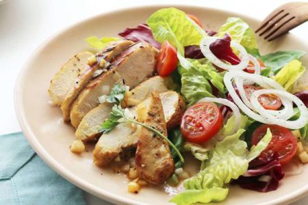 Đánh bay mỡ thừa, giảm cân với 4 món salad đơn giản dễ làm
