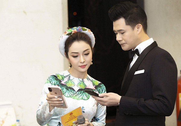 Hậu ly hôn Hoa hậu Jennifer Phạm và ca sĩ Quang Dũng trở thành bạn bè