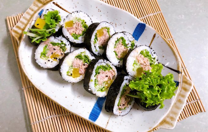 Thực đơn hàng ngày: Kimbap cá thu chấm mayonnaise