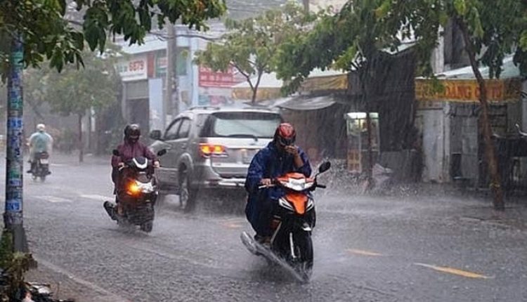 Dự báo thời tiết ngày 23/7/2021: Hà Nội có nơi mưa rất to, nguy cơ lốc và gió giật mạnh