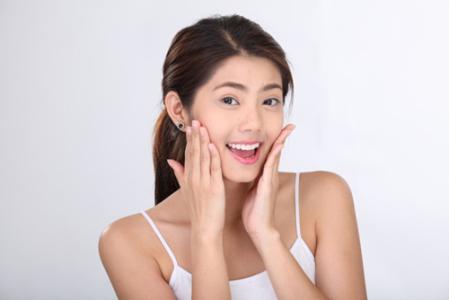 Giãn cách xã hội nhưng chị em đừng quên 7 bước skincare sau nhé